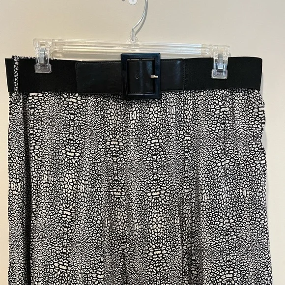 Style & Co long skirt with belt - Picture 2 of 12